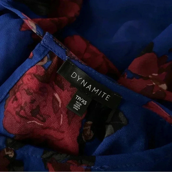Dynamite floral flowy blouse XS - Picture 5 of 11